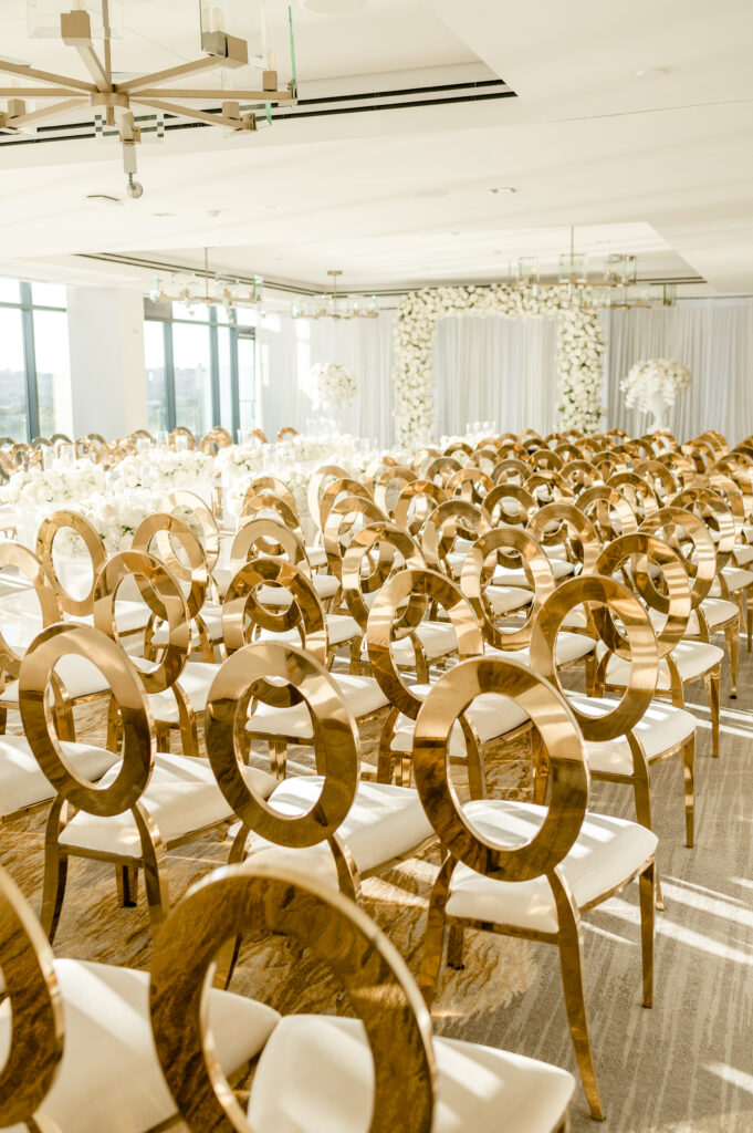 White and Gold Ceremony decor